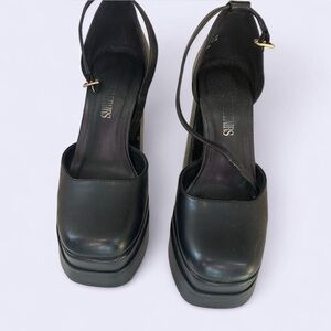 Black Platform Mary Jane’s